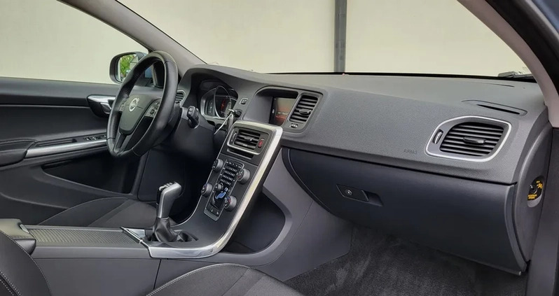 Volvo V60 cena 63500 przebieg: 129000, rok produkcji 2017 z Aleksandrów Łódzki małe 529